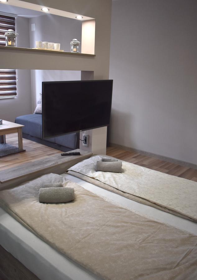 Apartmani Zrenjanin Exteriör bild