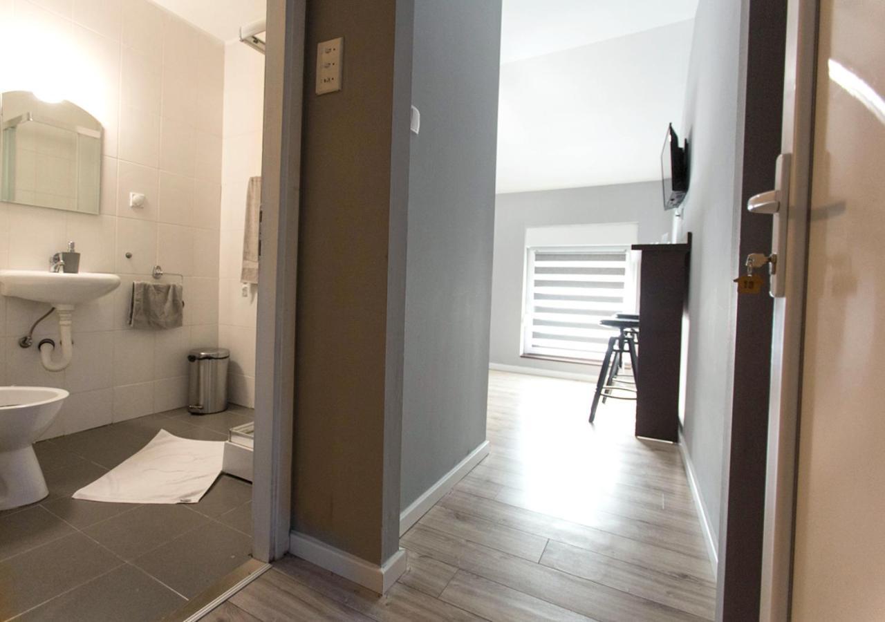 Apartmani Zrenjanin Exteriör bild