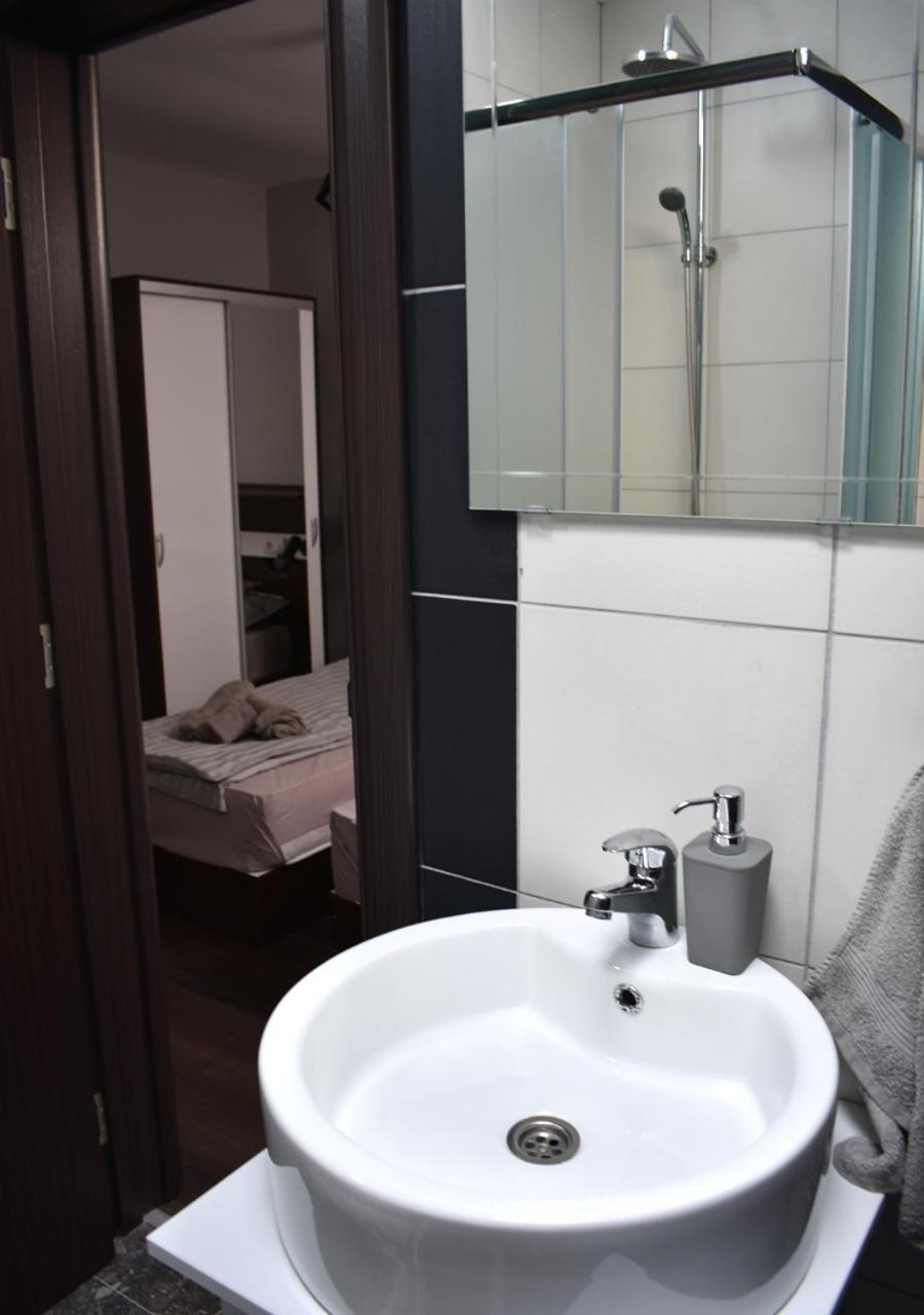 Apartmani Zrenjanin Exteriör bild