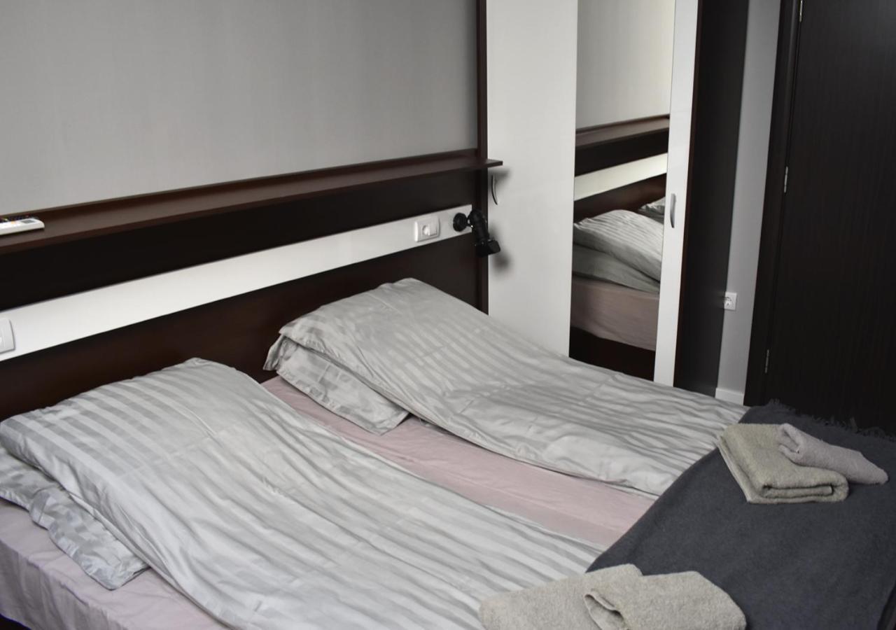 Apartmani Zrenjanin Exteriör bild